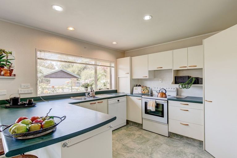 Photo of property in 112 Oxford Street, Tawa, Wellington, 5028