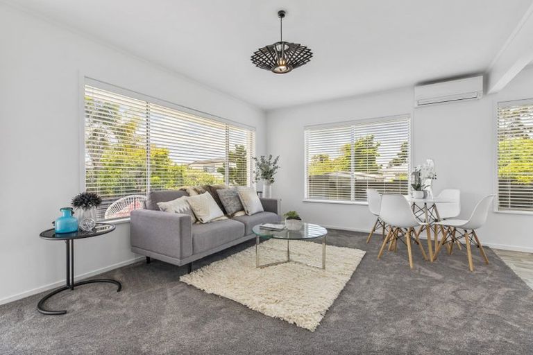 Photo of property in 2/25 Pinedale Place, Henderson, Auckland, 0610