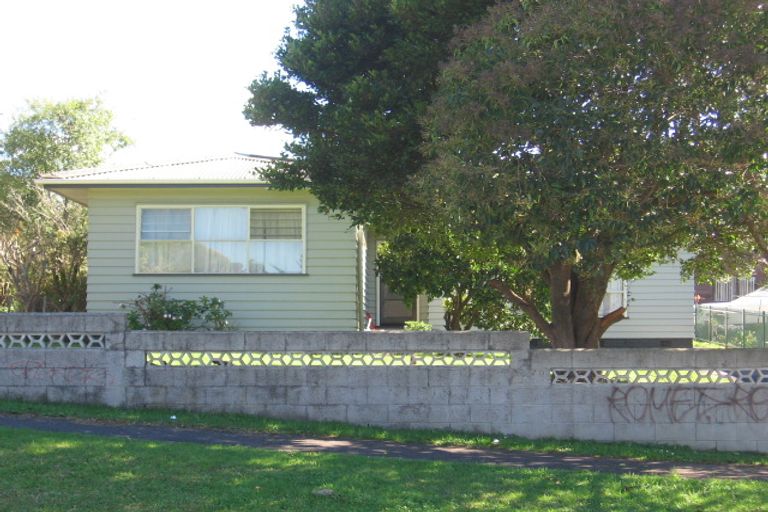 Photo of property in 24 Brandon Road, Glen Eden, Auckland, 0602