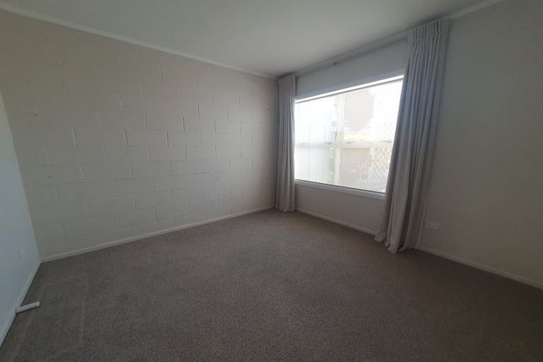Photo of property in 15 Grande Vue Road, Papatoetoe, Auckland, 2025