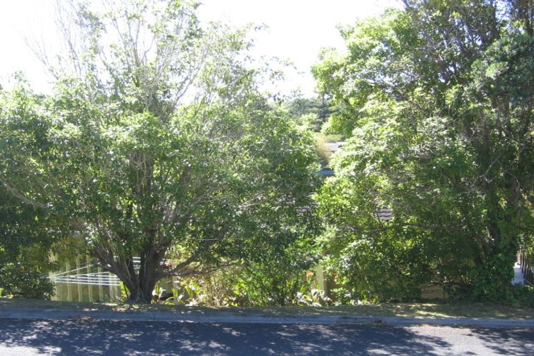 Photo of property in 104 Castor Bay Road, Castor Bay, Auckland, 0620