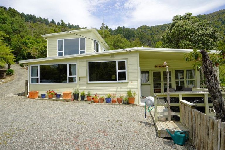 Photo of property in 699 Queen Charlotte Drive, Havelock, Picton, 7281