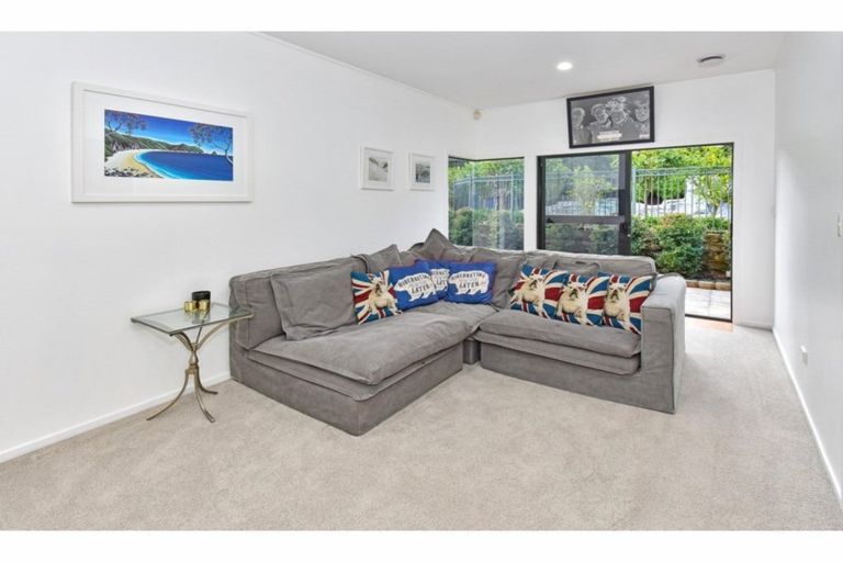 Photo of property in 21 Del Mar Court, Shamrock Park, Auckland, 2016