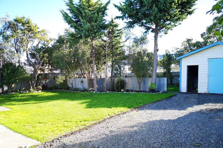 Photo of property in 3 Hickson Street, Featherston, 5710