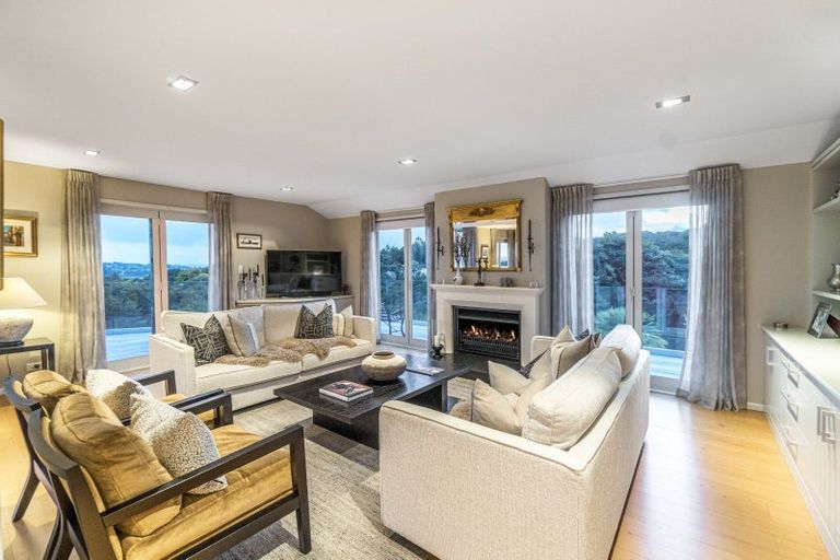 Photo of property in 2 Puriri Place, Sandspit, Warkworth, 0982