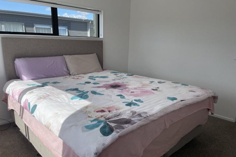 Photo of property in 8 Rauriki Lane, Rosehill, Papakura, 2113