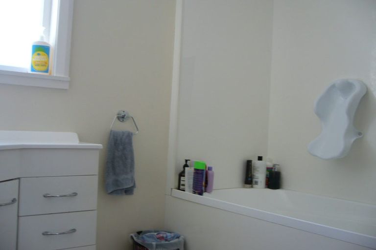 Photo of property in 49 Mckinley Crescent, Brooklyn, Wellington, 6021