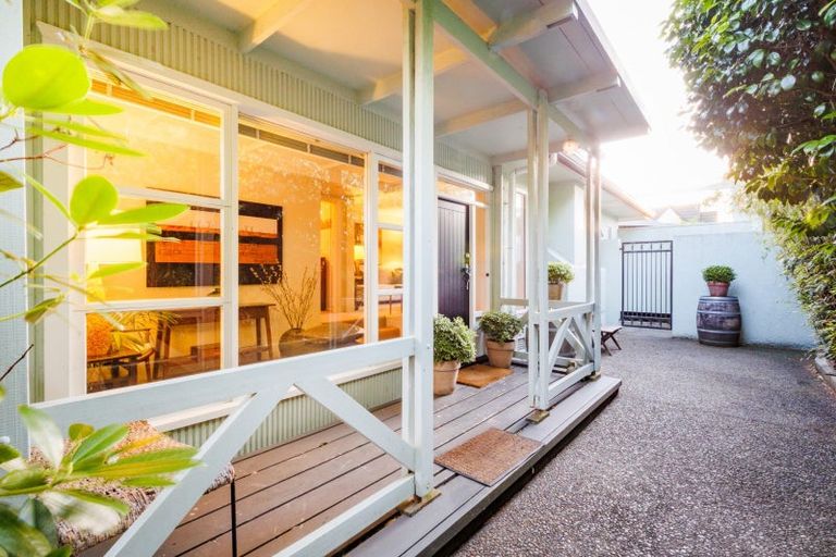 Photo of property in 98 Jickell Street, Hokowhitu, Palmerston North, 4410