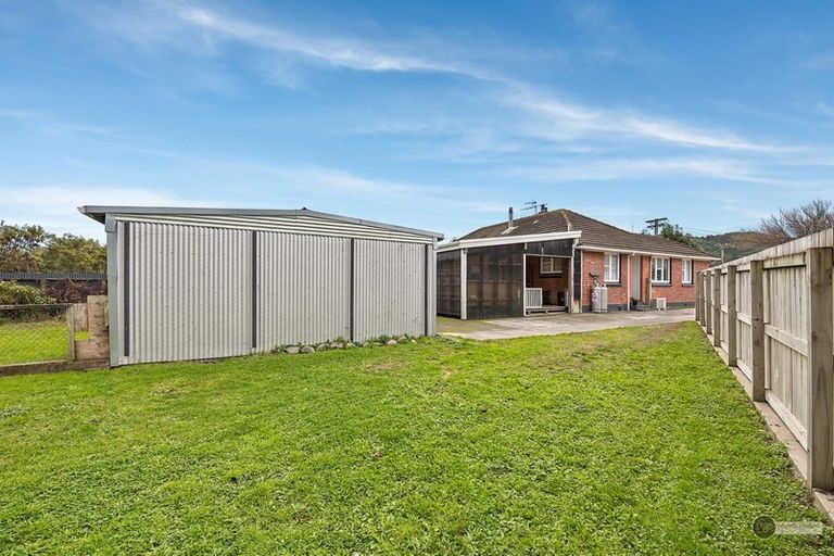 Photo of property in 5 Johnston Grove, Taita, Lower Hutt, 5011