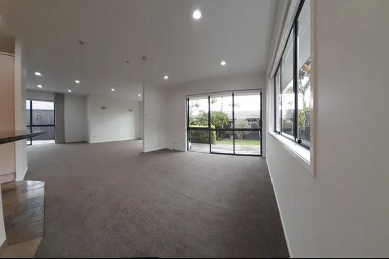Photo of property in 301 Bucklands Beach Road, Bucklands Beach, Auckland, 2012