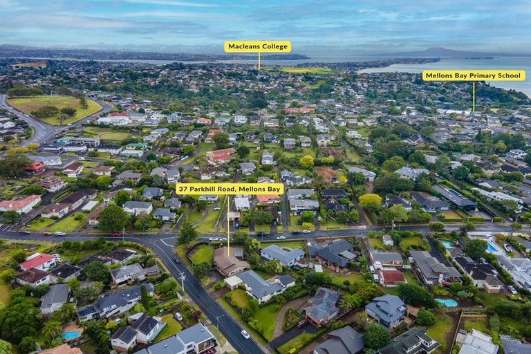 Photo of property in 37 Parkhill Road, Mellons Bay, Auckland, 2014