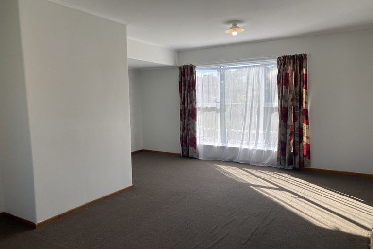 Photo of property in 1a-b Devon Place, Cannons Creek, Porirua, 5024