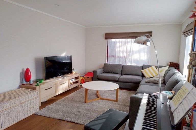 Photo of property in 9 Kura Place, Torbay, Auckland, 0630