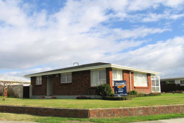 Photo of property in 1 Skerrett Crescent, Tamatea, Napier, 4112