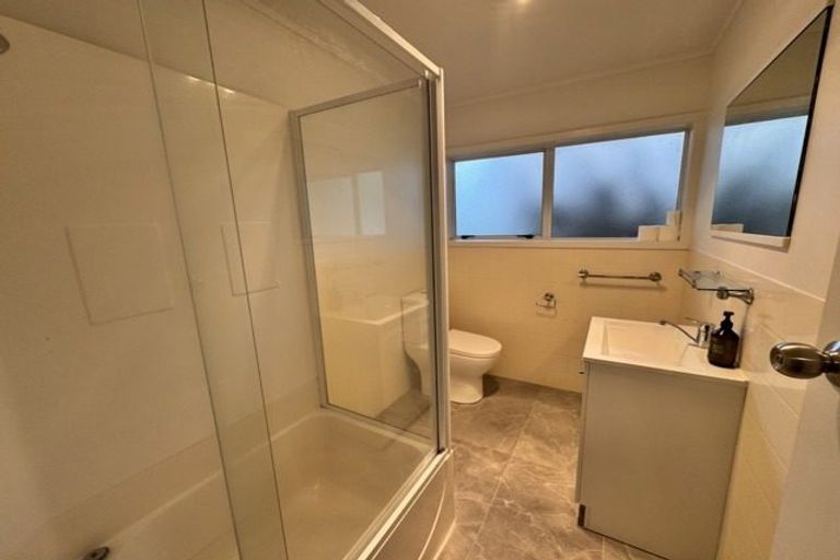 Photo of property in 364 Great South Road, Opaheke, Papakura, 2113