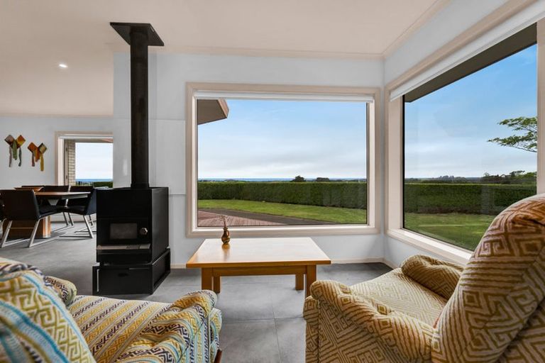 Photo of property in 171 Sealy Road, Omata, New Plymouth, 4374