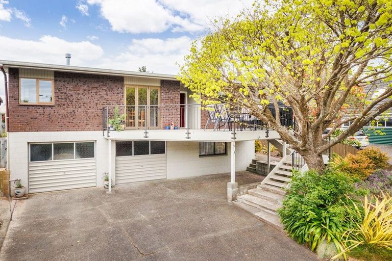 Photo of property in 69 Waterloo Crescent, Hokowhitu, Palmerston North, 4410