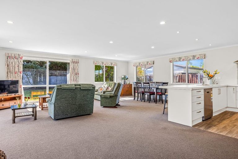 Photo of property in 61 Vivian Street, Burwood, Christchurch, 8083