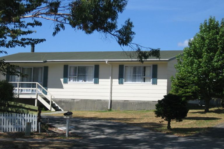 Photo of property in 19 Moonstone Grove, Birchville, Upper Hutt, 5018