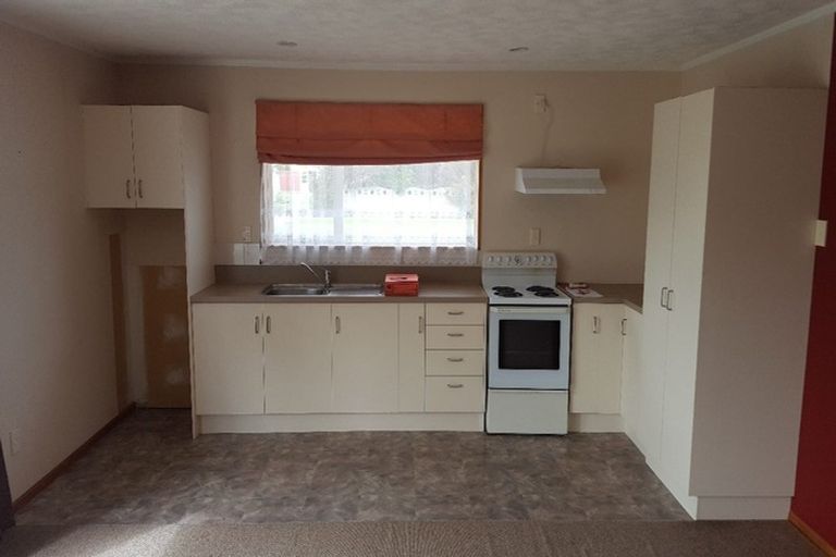 Photo of property in 6 Manse Street, Edendale, 9825