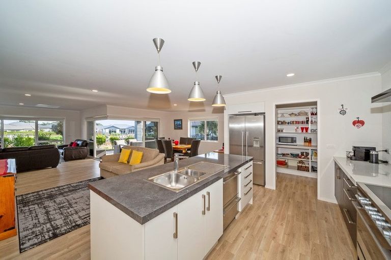 Photo of property in 53 Links Drive, Waiwhakaiho, New Plymouth, 4312