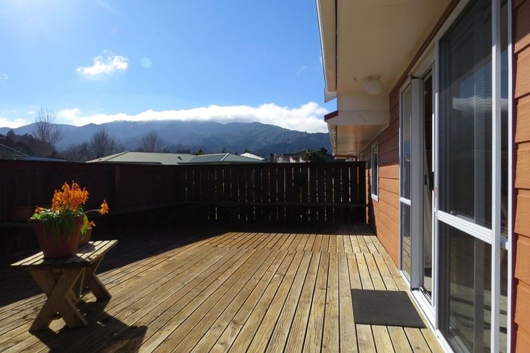 Photo of property in 12 Courthouse Lane, Coromandel, 3506