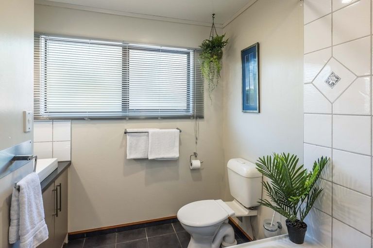 Photo of property in 92 Eatwell Avenue, Paraparaumu Beach, Paraparaumu, 5032