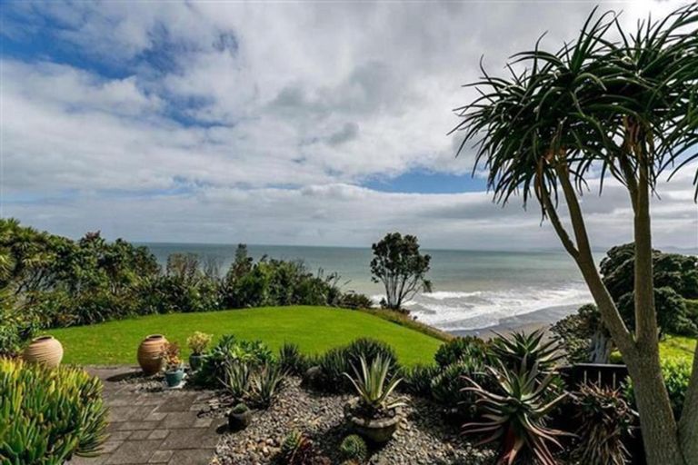 Photo of property in 16b Motukari Place, Onaero, Waitara, 4383