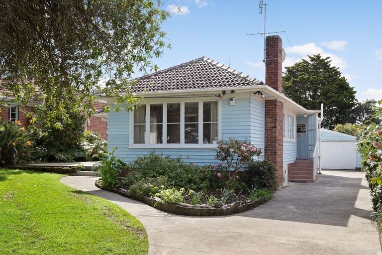 Photo of property in 14 Akehurst Avenue, New Lynn, Auckland, 0600