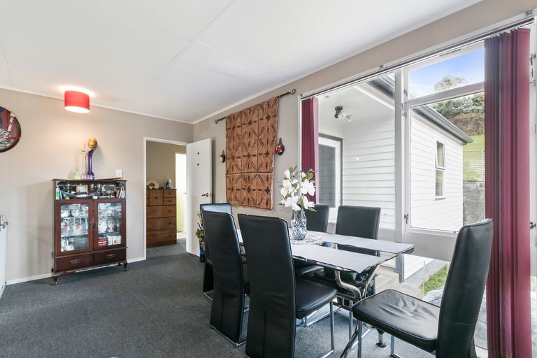 Photo of property in 31 Beaumaris Crescent, Ascot Park, Porirua, 5024