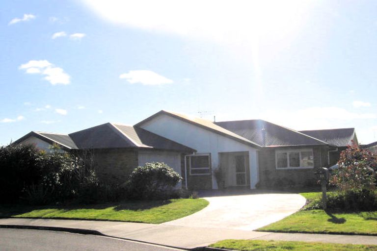 Photo of property in 18 Greenough Place, Rototuna, Hamilton, 3210