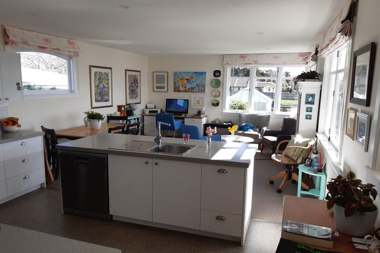 Photo of property in 68 Awamoa Road, Holmes Hill, Oamaru, 9401