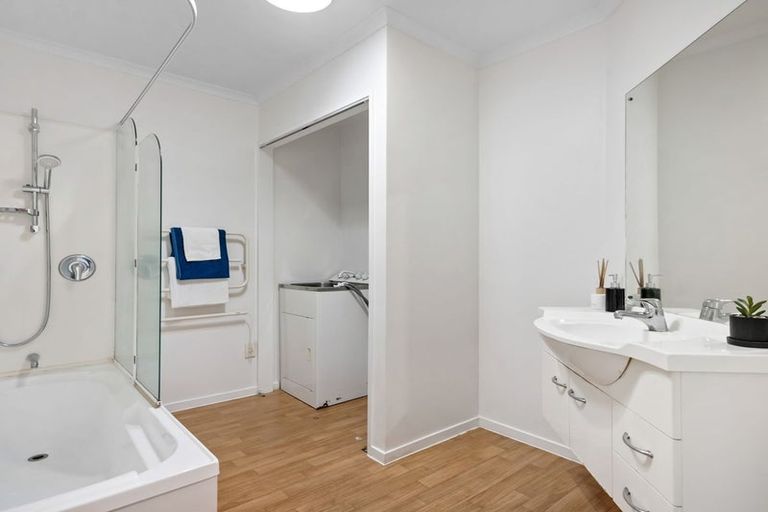 Photo of property in 6/15 Harbour View Road, Te Atatu Peninsula, Auckland, 0610