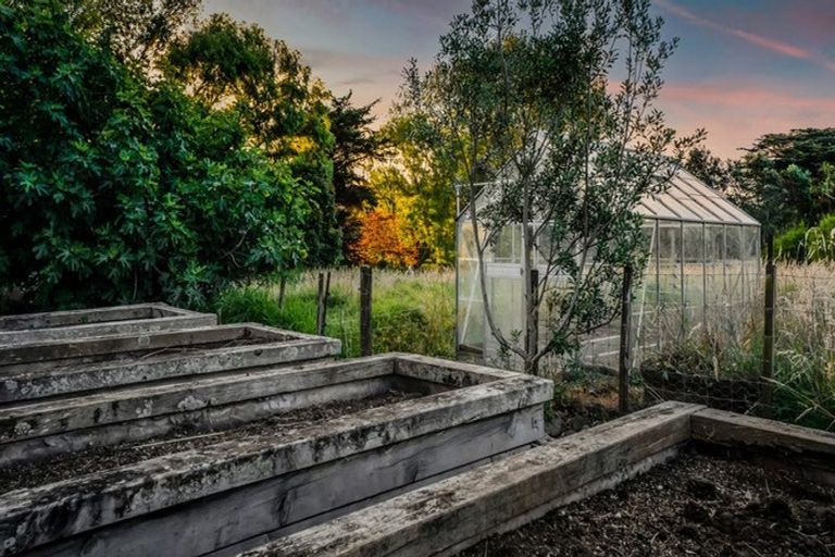 Photo of property in 8 Kaihihi Road, Okato, 4335