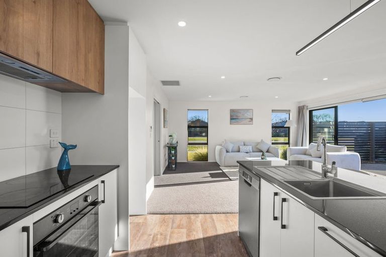 Photo of property in 1 Woodford Avenue, Woodend, 7610