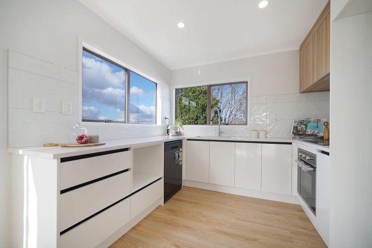 Photo of property in 6 Nearco Street, Randwick Park, Auckland, 2105