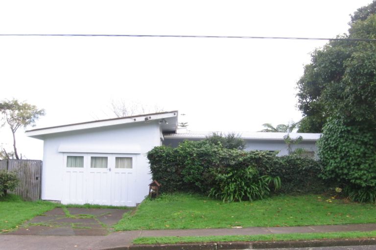 Photo of property in 56 Seddon Street, Waikanae, 5036