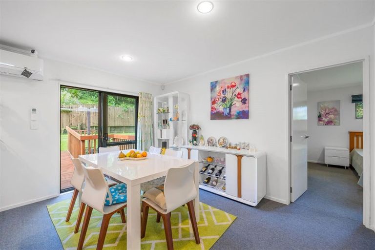 Photo of property in 2/9 Ridgewood Crescent, Birkenhead, Auckland, 0626