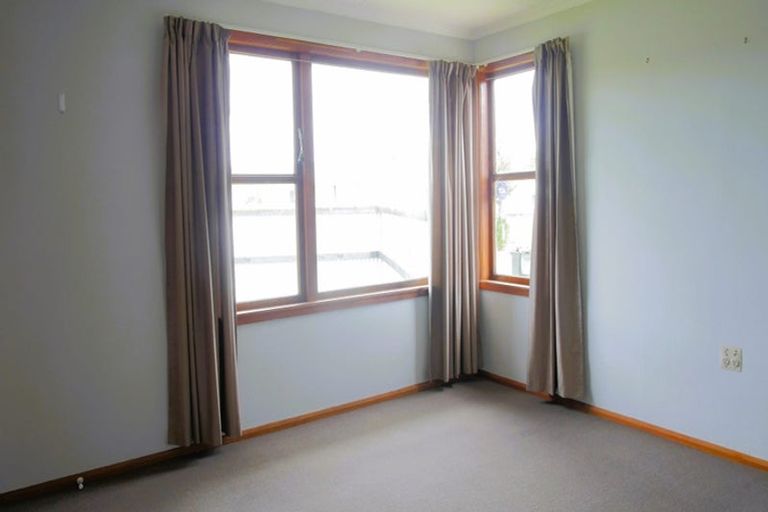 Photo of property in 87 Sutherland Crescent, Westbrook, Palmerston North, 4412