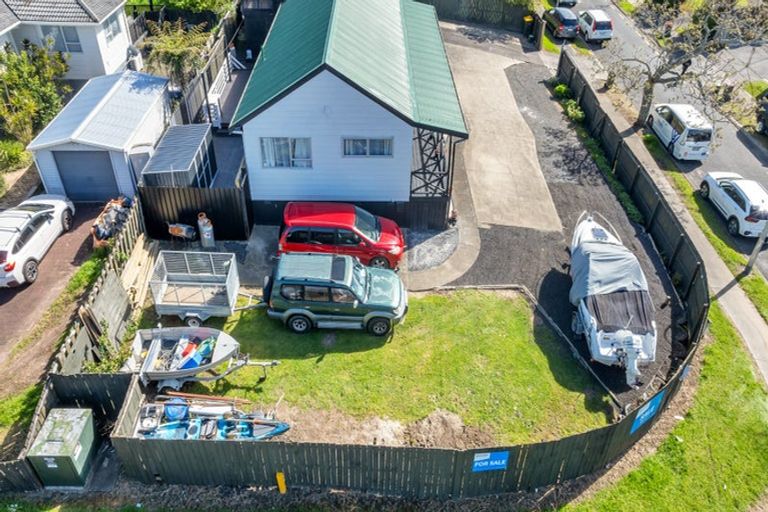 Photo of property in 7 Frobisher Way, Clendon Park, Auckland, 2103