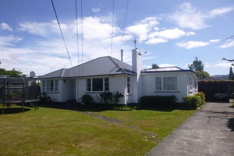 Photo of property in 27 Golders Road, Elderslea, Upper Hutt, 5018