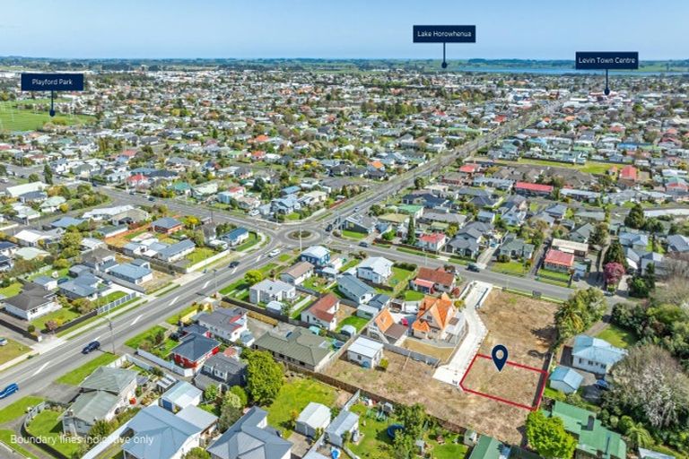 Photo of property in 114b Bartholomew Road, Levin, 5510