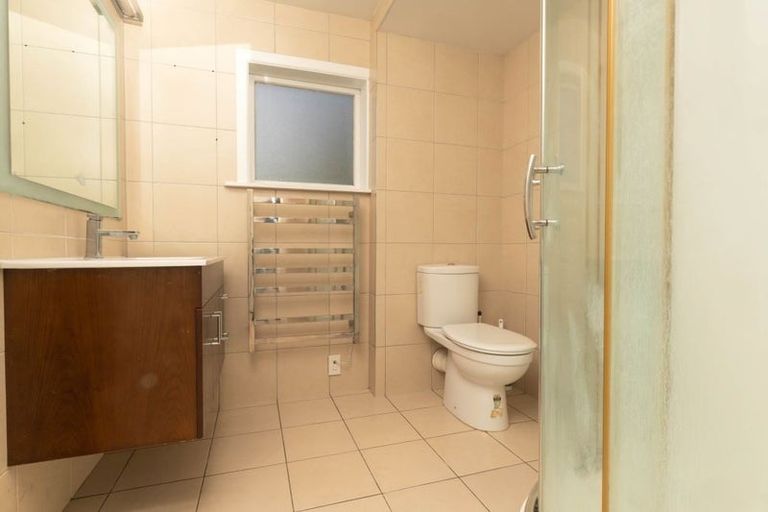 Photo of property in 6 Swanson Road, Henderson, Auckland, 0610