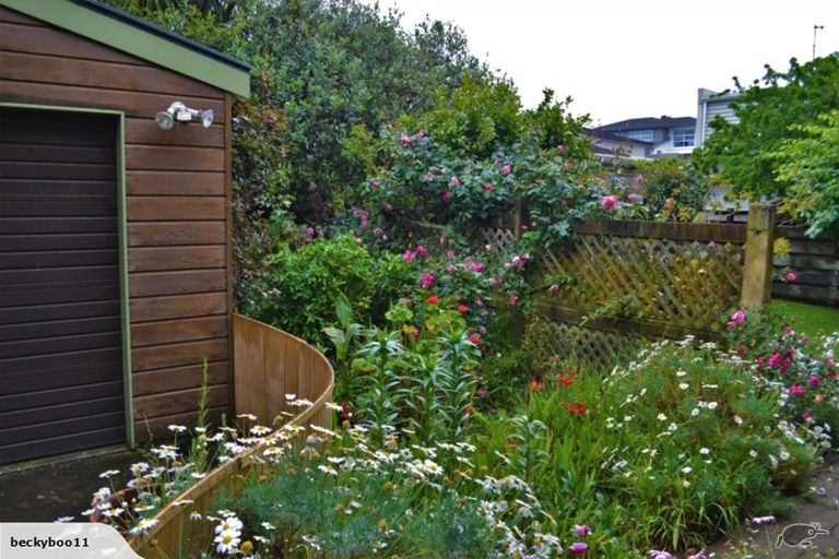 Photo of property in 2 Park Road, Paraparaumu Beach, Paraparaumu, 5032