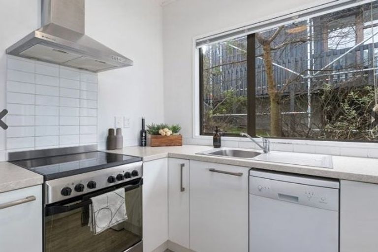 Photo of property in 37b Greenstone Place, Fernhill, Queenstown, 9300