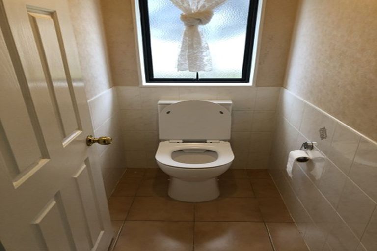 Photo of property in 25 Medvale Avenue, Flat Bush, Auckland, 2019