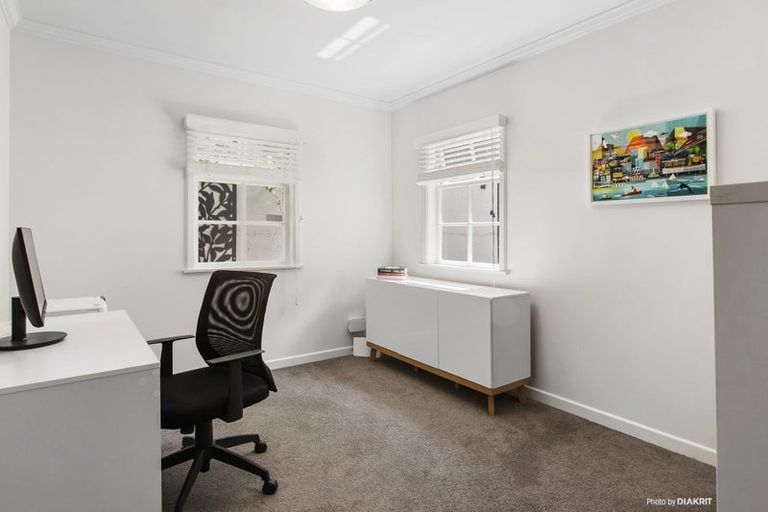 Photo of property in 34 Rama Crescent, Khandallah, Wellington, 6035