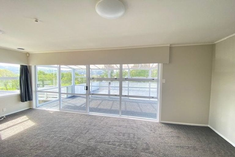 Photo of property in 216a Waddington Drive, Naenae, Lower Hutt, 5011