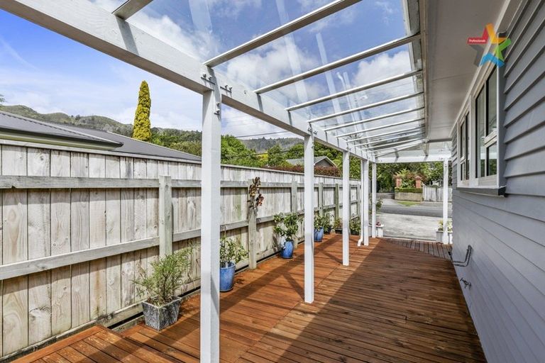 Photo of property in 353 Stokes Valley Road, Stokes Valley, Lower Hutt, 5019