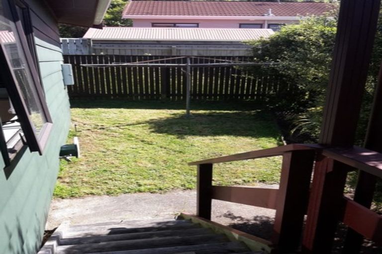 Photo of property in 2/31 Camellia Terrace, Maungaraki, Lower Hutt, 5010